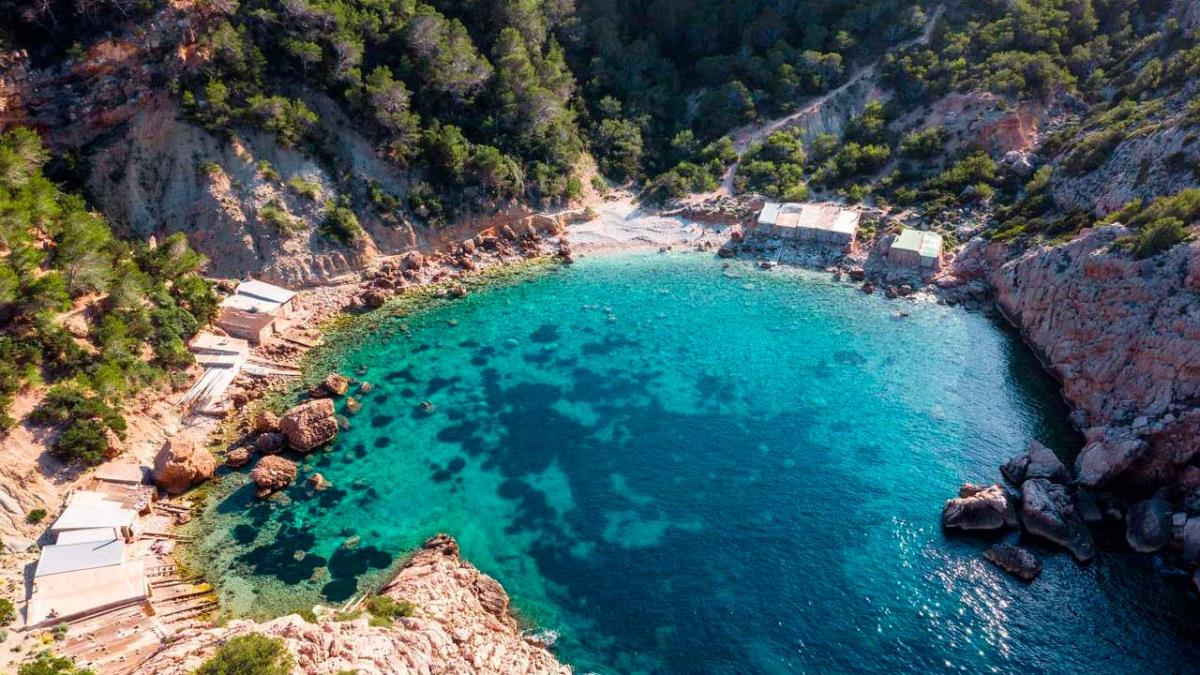 Disfruta alquilando un barco este verano