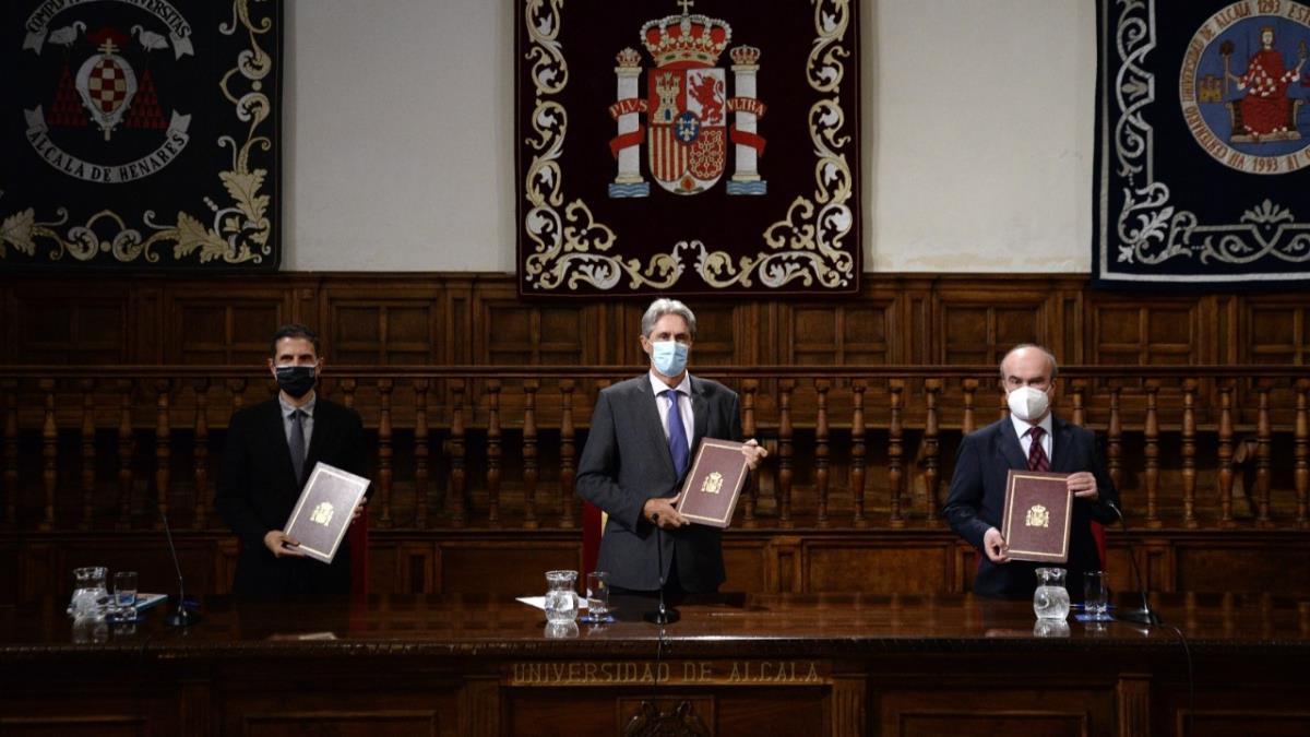 Este para realizar el desarrollo de programas y proyectos en los ámbitos de la educación, la ciencia, la cultura y el desarrollo social en la comunidad iberoamericana