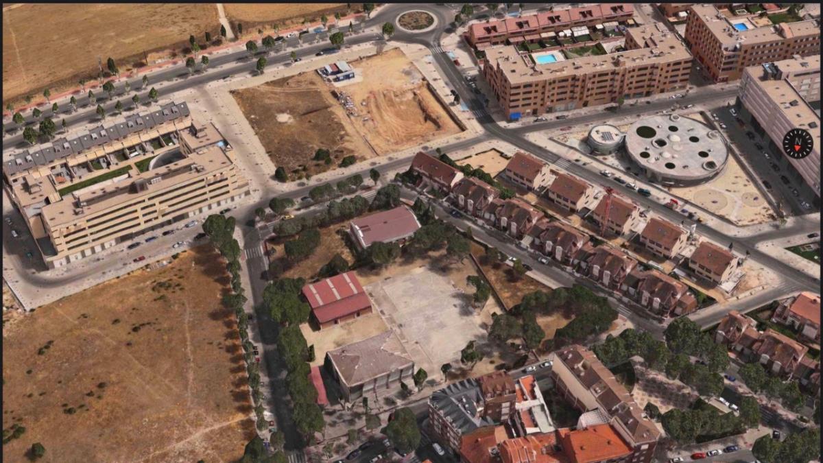 El grupo municipal critica la adquisición, modernización y cambio calderas de gasoil en el colegio Azorín que se derruirá 