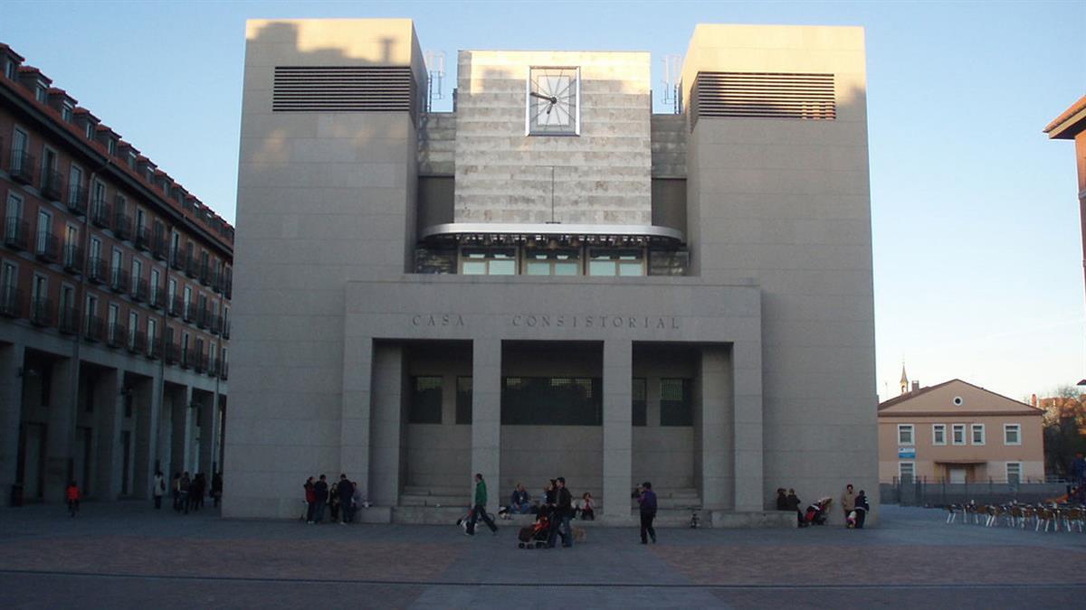 Unión por Leganés (ULEG) examina las deficiencias de nuestro portal de transparencia con las resoluciones judiciales del consistorio