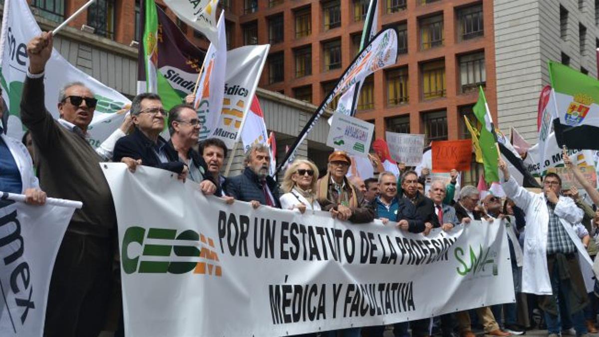 Profesionales de todo el país se levantan contra el Estatuto Marco de Mónica García