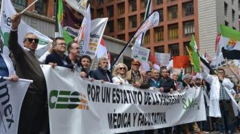 Profesionales de todo el país se levantan contra el Estatuto Marco de Mónica García