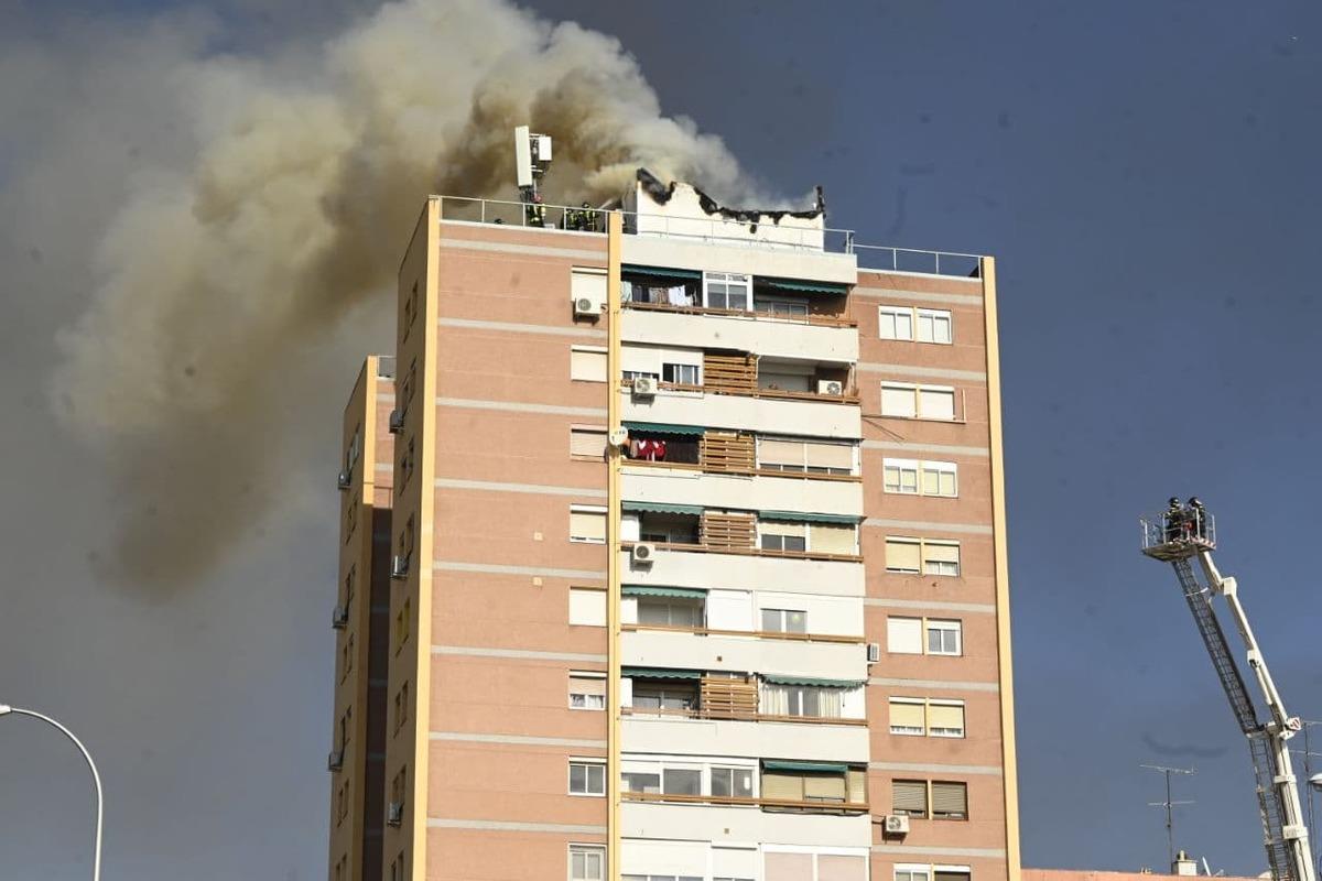 El incidente en un edificio de 13 plantas, no deja heridos ni daños materiales