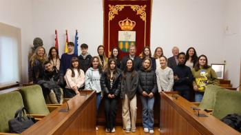 Unos alumnos de un instituto francés se encuentran en Villanueva de intercambio para aprender nuestra cultura y lengua