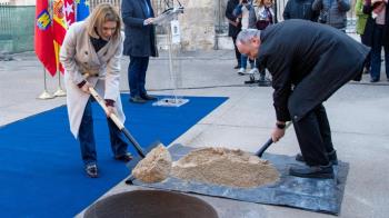 La mirada crítica de los vecinos del centro de Alcalá hacia las obras de la plaza