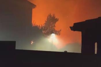 Lee toda la noticia 'Un incendio en la madrugada acecha a varias viviendas de Humanes de Madrid'