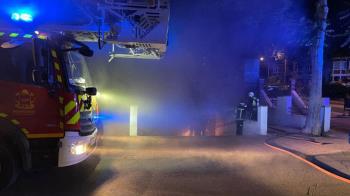Lee toda la noticia 'Un incendio en un garaje de Valdemoro deja varios coches calcinados'