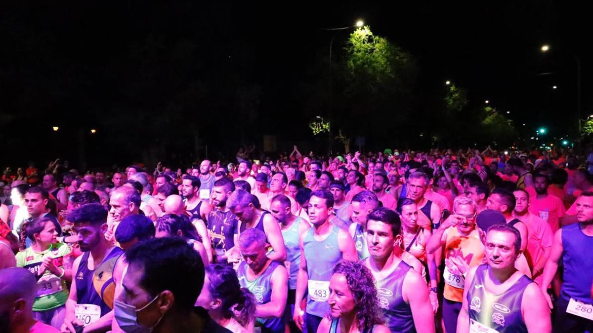 Un millar de corredores asistieron a esta tradicional carrera nocturna