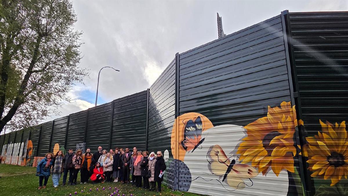 Mujeres supervivientes, estudiantes y entidades han contribuido a crear la obra