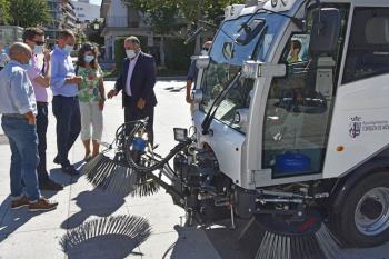 El equipo municipal de limpieza incorpora esta barredora de 