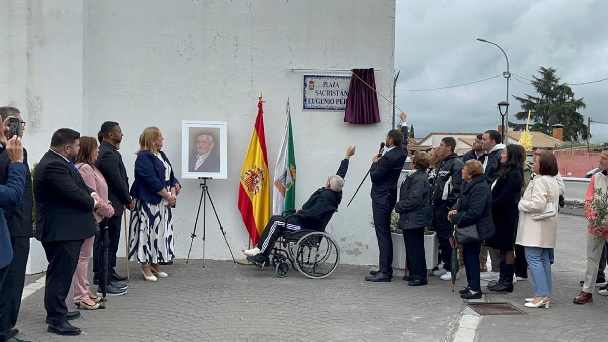 Este homenaje reconoce su trayectoria de vinculación con la Parroquia Santiago Apóstol 