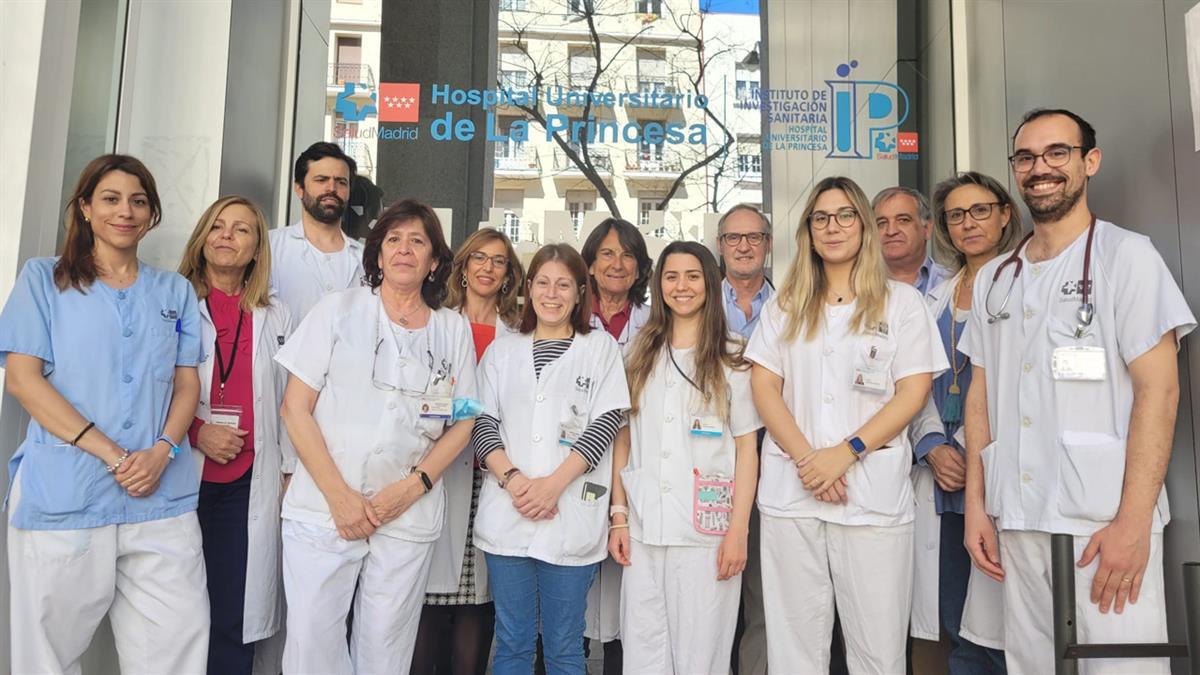 El equipo se desplaza al hogar del paciente para comprobar su evolución