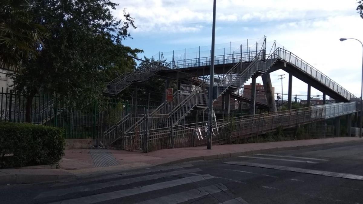 El grupo municipal de Unidas Podemos IU recorre estas calles con sus vecinos para conocer la problemática que están viviendo