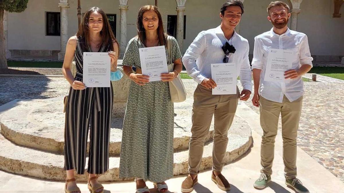 El equipo galardonado detectó la necesidad de mejorar la información que se transmite a pacientes de oncología sobre los posibles efectos adversos