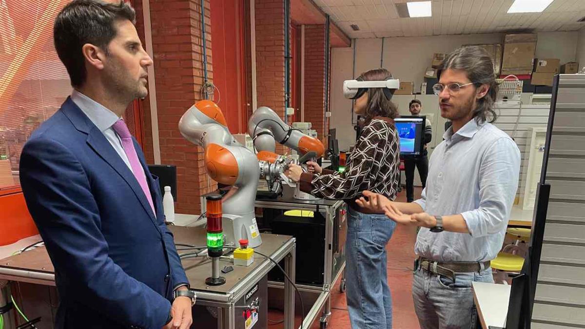 Emilio Viciana: "Esta iniciativa responde a la necesidad de ampliar y completar la oferta educativa en el área sanitaria”