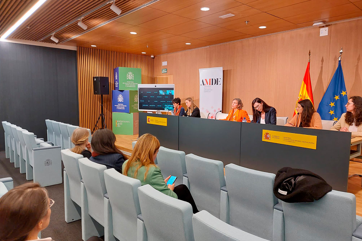 AMDE realiza una presentación sobre el programa “Vuelta a la Universidad”