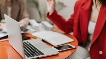 La universidad patrocinará el "Premio Emprendedoras" 