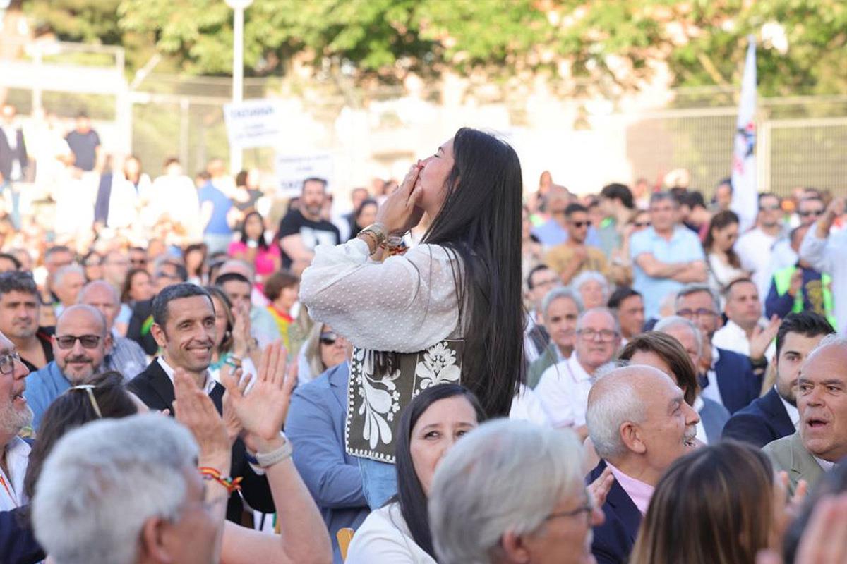Hernández acudió a la presentación de candidatos municipales