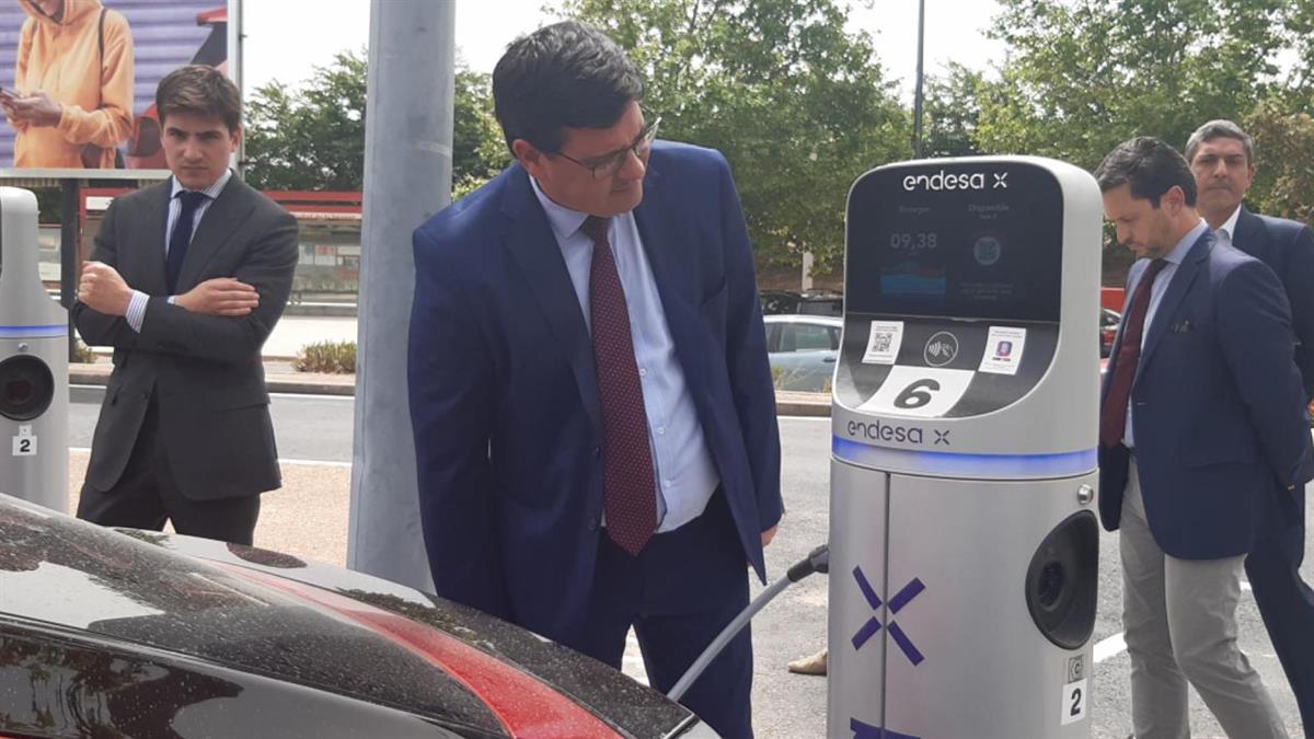 Un punto que permite recargar 46 vehículos de manera simultánea