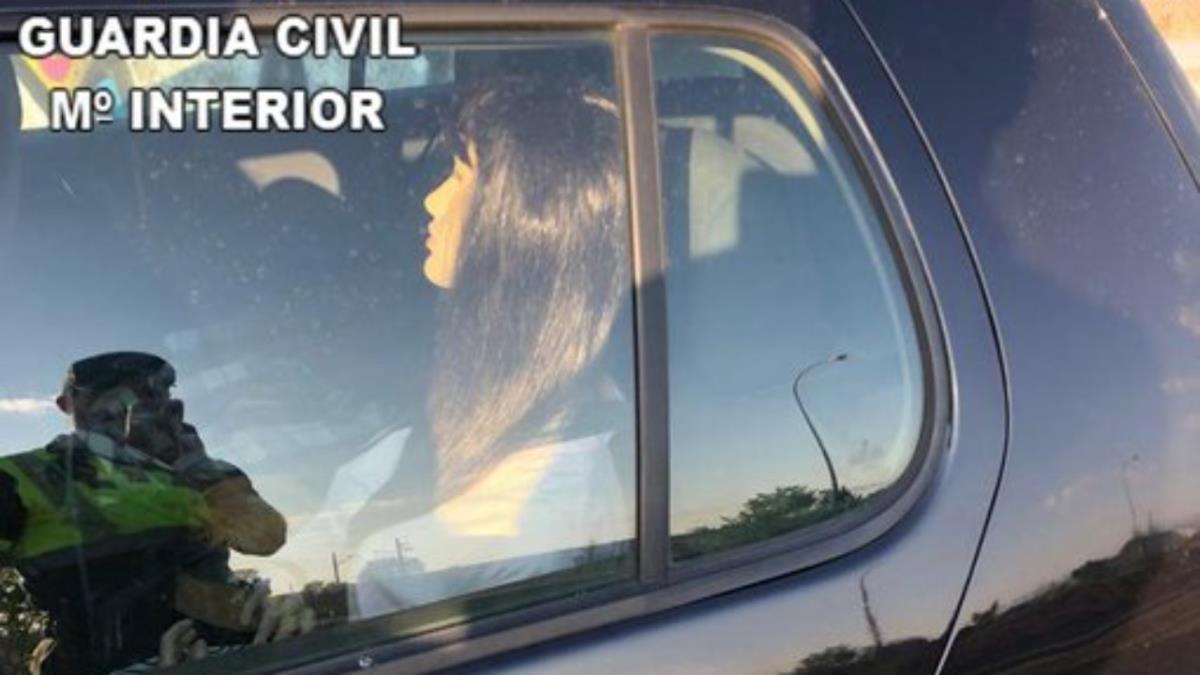 La Guardia Civil señala que sospechó por la excesiva rigidez de la "ocupante"