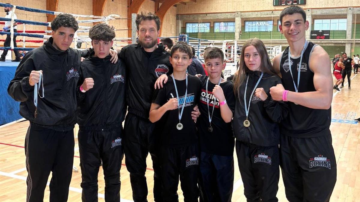 Los deportistas del municipio lograron cuatro medallas de plata y una de bronce