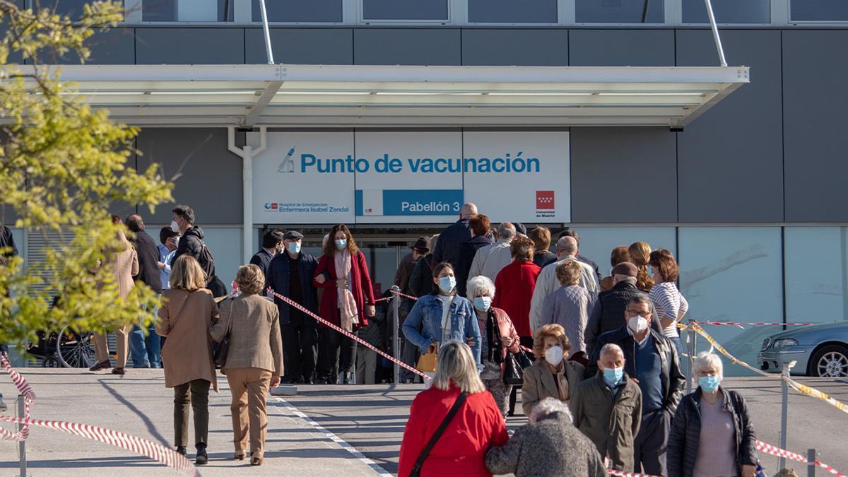 Más de 4.700 personas se han vacunado sin cita en el Zendal y en el Wizink