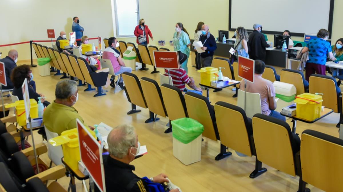 Paralelamente se continuará con la vacunación de personas de 68 en adelante