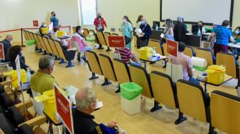 Paralelamente se continuará con la vacunación de personas de 68 en adelante