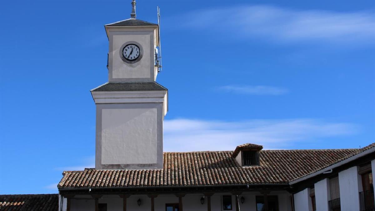 Comunidad de Madrid da el visto bueno a la bandera y escudo del municipio 