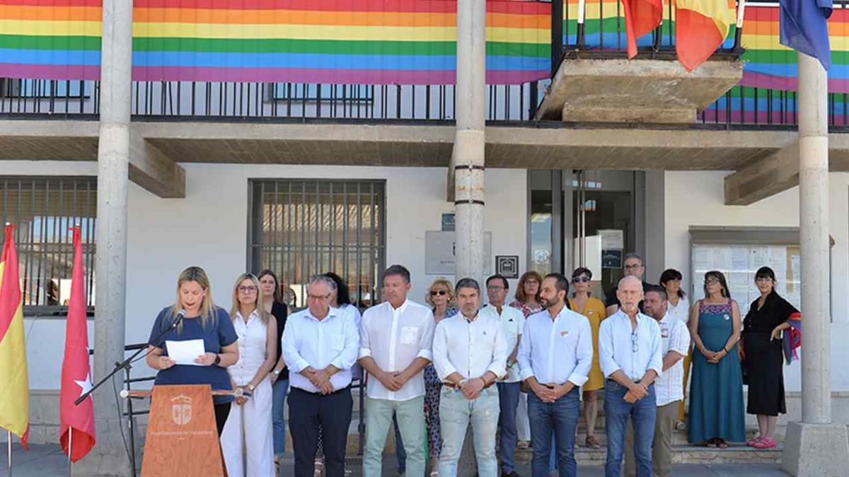 El alcalde, David Conde, junto a otros miembros de la Corporación Municipal han asistido a este acto