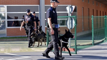 Los agentes y sus compañeros caninos se especializarán en la detección de drogas, el control de masas y el apoyo a dispositivos especiales de seguridad