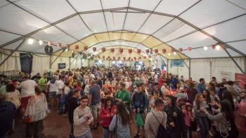 La plataforma apunta que “la alcaldía escoge al proveedor de bebidas a dedo”