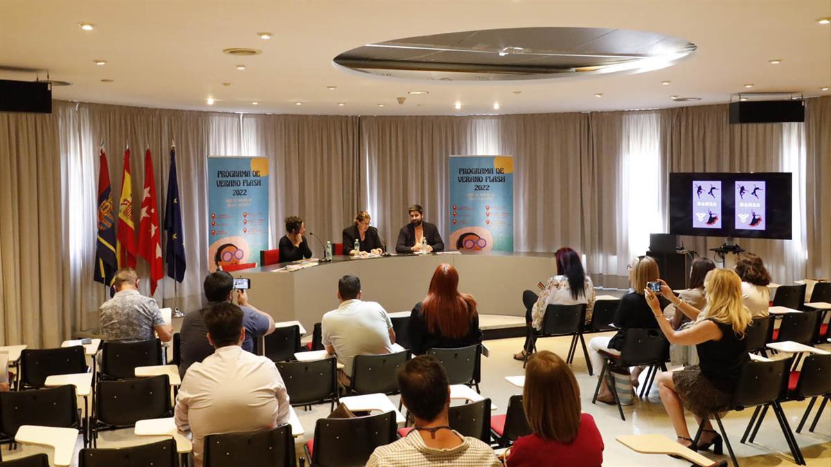 La principal novedad son los bailes para mayores en Las Lomas, Coimbra, Fina Liana y Parque Huerta
