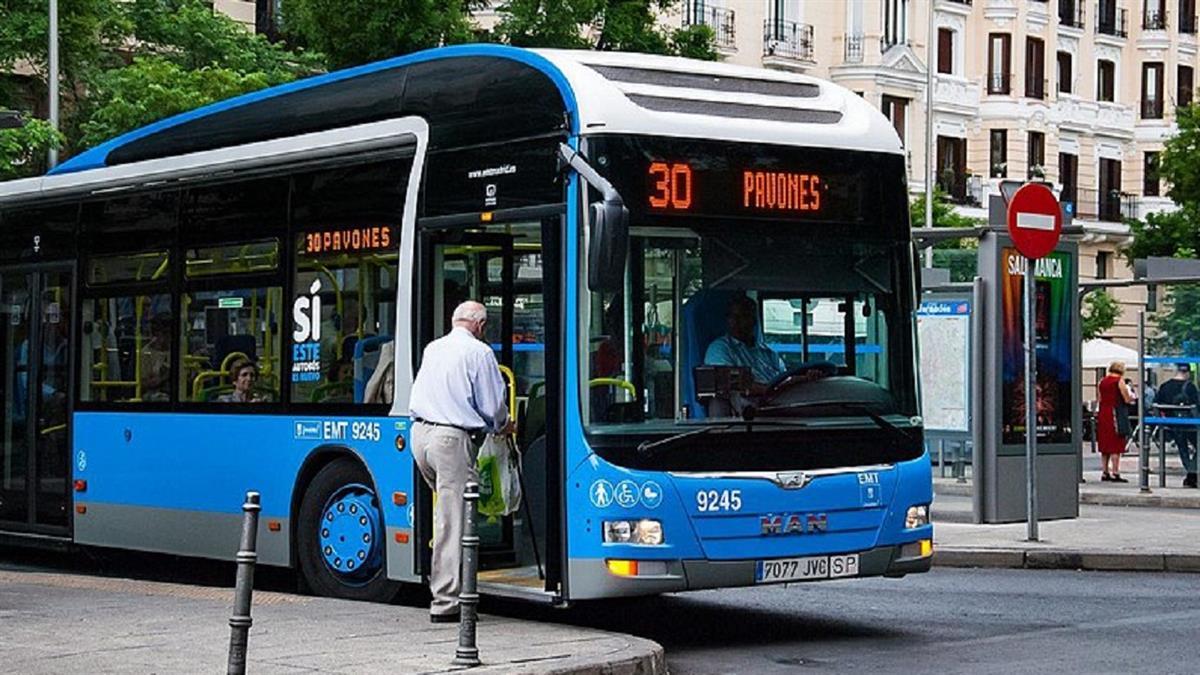 Los autobuses madrileños contabilizaron 286.000 usuarios nuevos que se desplazaron gratis
