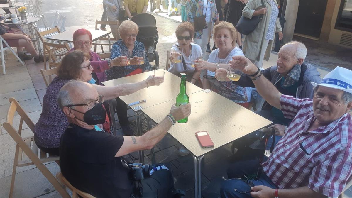 Los socios y socias de los centros de mayores han podido elegir entre distintos destinos, fechas y duración