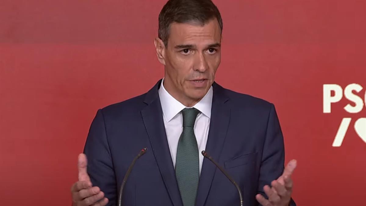 Ex ministros y ex altos cargos socialistas envían una carta pidiendo "restituir el honor" del partido