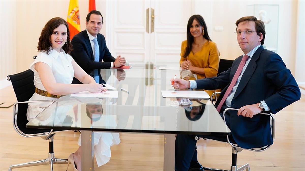 La vicealcaldesa ha trasladado a los medios que entiende la "resistencia" de la presidenta autonómica 