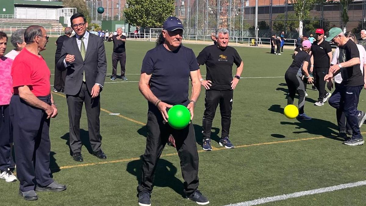 Un evento en el que participan 200 socios de los centros de mayores