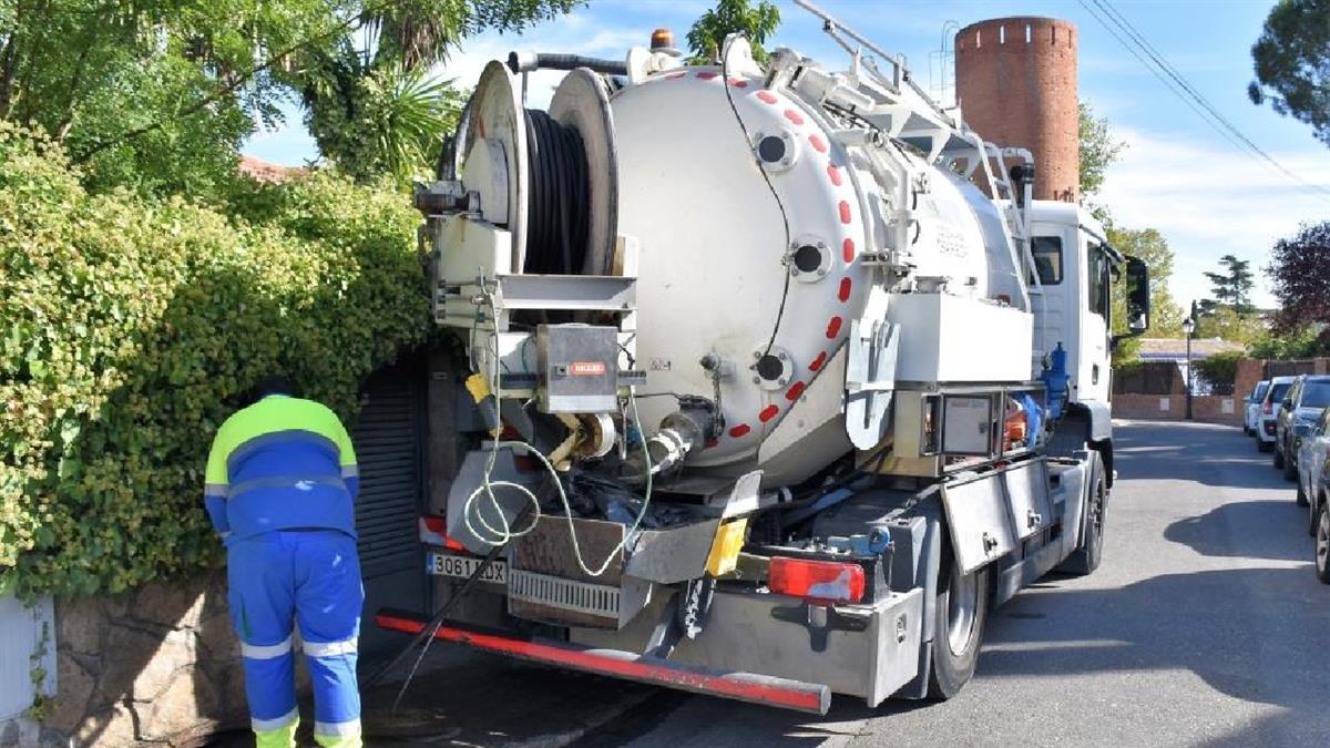 Prosiguen los trabajos de conservación, mantenimiento y limpieza de las redes de alcantarillado municipal