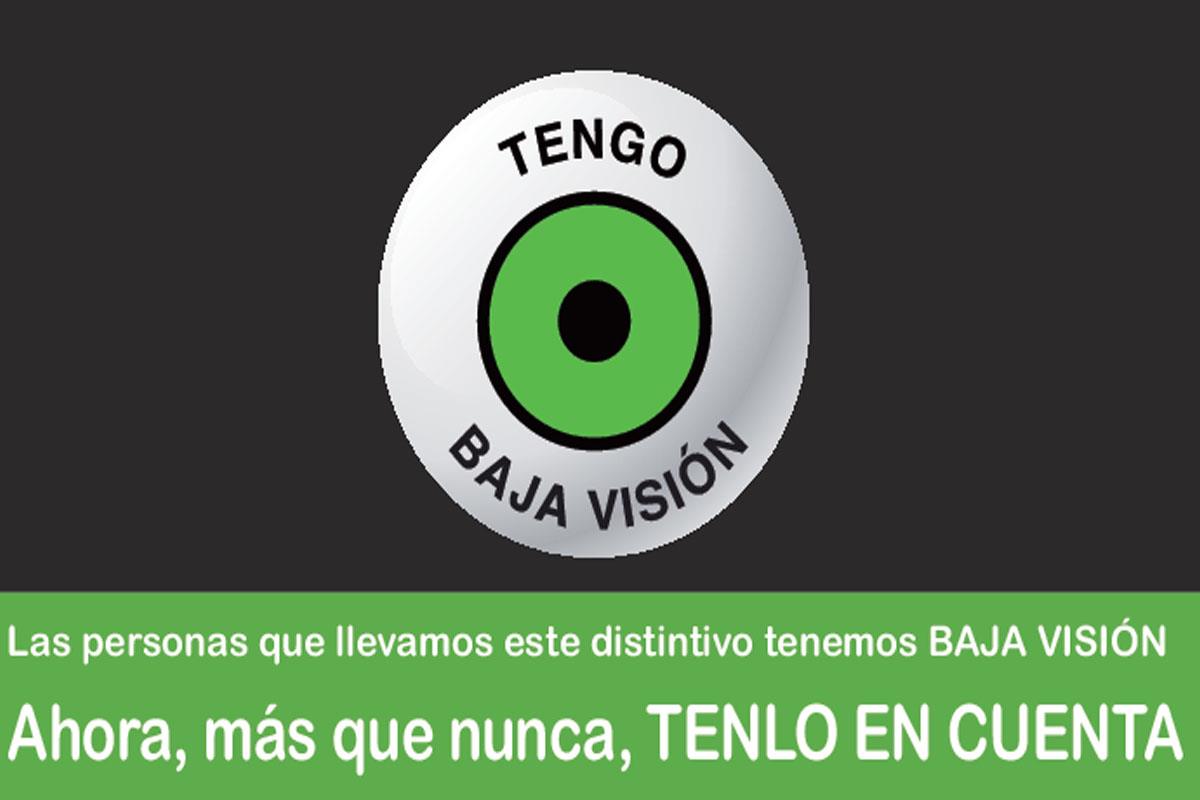 El proyecto impulsado por asociaciones busca identificar a las personas con discapacidad visual con una chapa para que sean comprendidas 