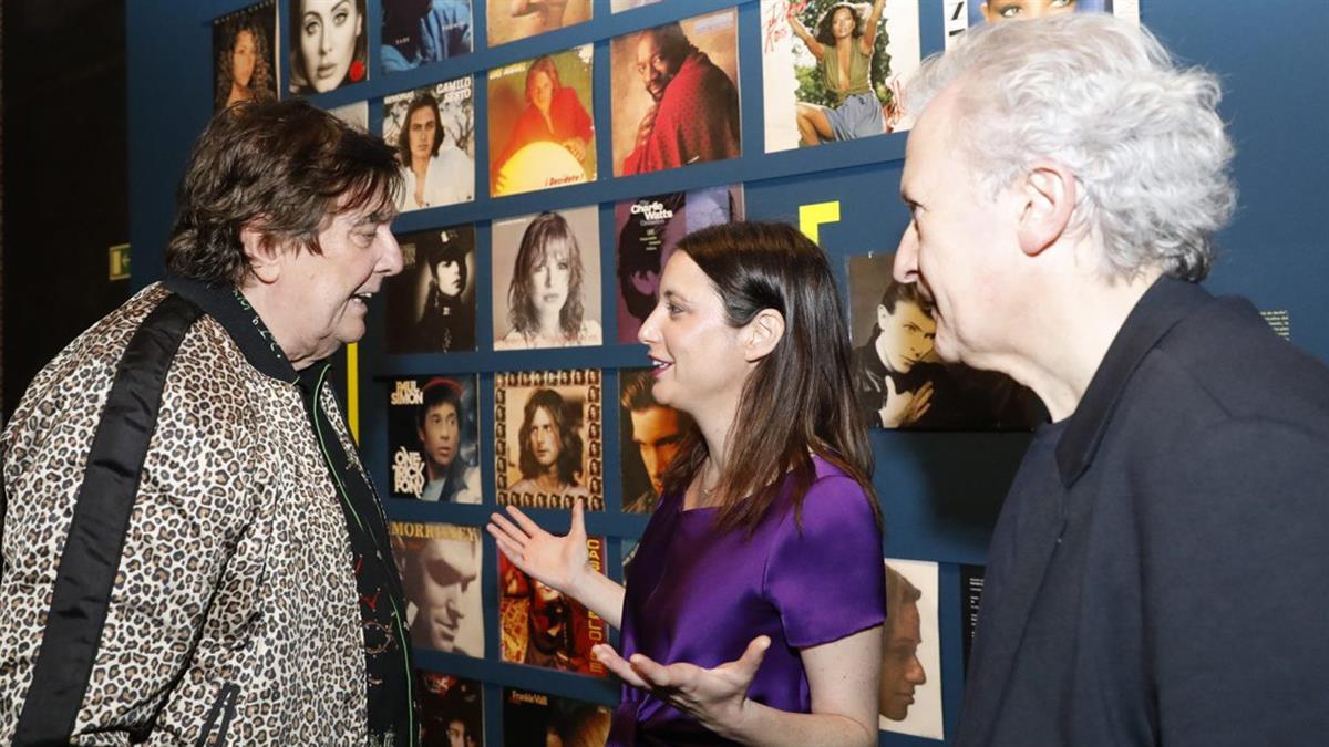 Esta exposición compuesta por 867 vinilos es una cuidada selección de los 623.202 ejemplares que supone la colección completa de Julián Ruiz