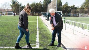Se ha sustituido el césped artificial y se ha instalado un nuevo sistema de riego en el campo 4 