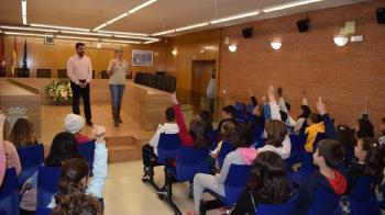 El alcalde y la concejala de Educación recibieron a los alumnos de 4º de Primaria