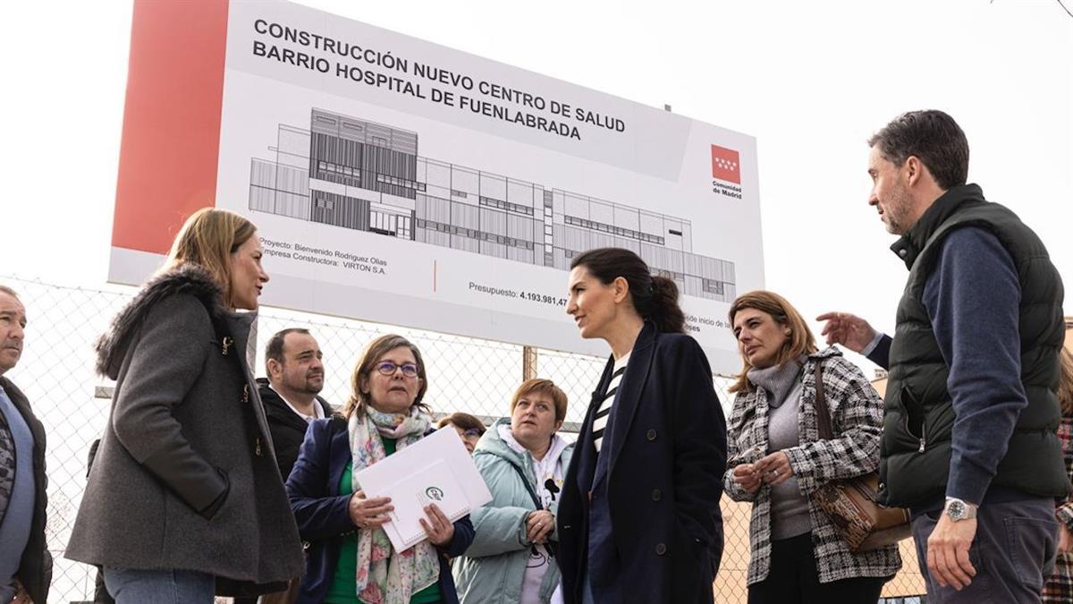 La candidata de Vox vino a comprobar las promesas incumplidas del Gobierno de Ayuso y a escuchar las quejas de los vecinos