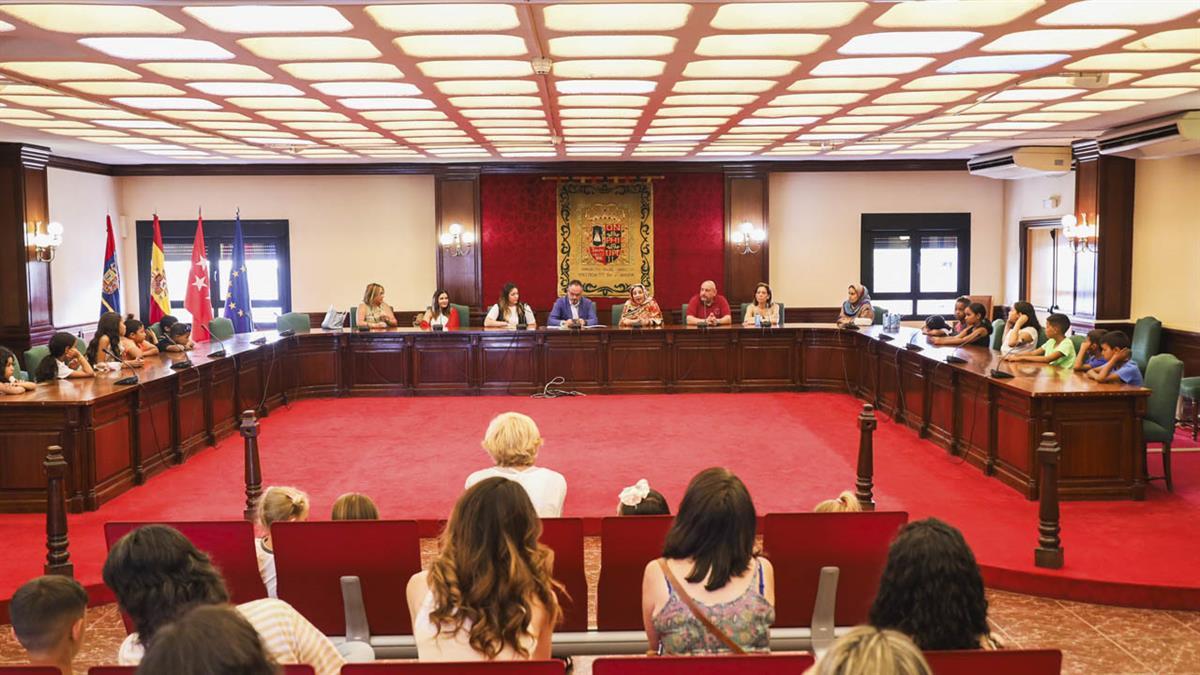 Además, los niños pueden acceder a tratamientos médicos inexistentes en los campos de refugiados