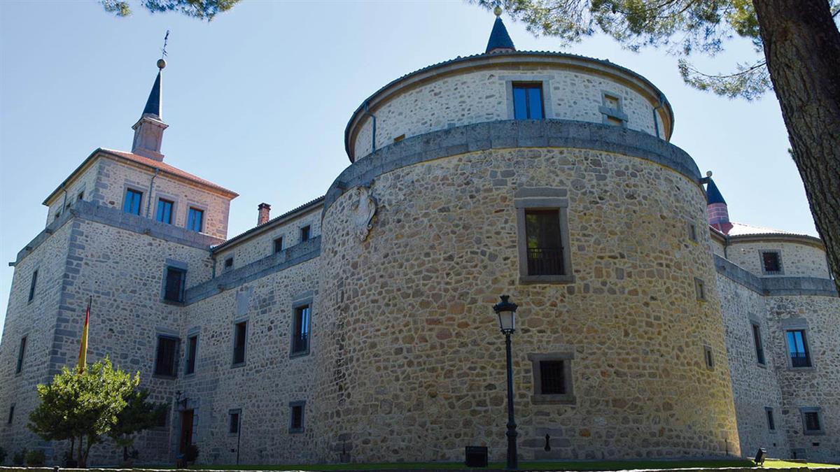 La visita, a lo largo del casco urbano, pasa por varias construcciones y zonas emblemáticas