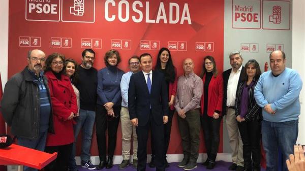 Viveros presenta su candidatura: "O avanzar con el PSOE o retroceder con el PP y su socio que sería VOX"