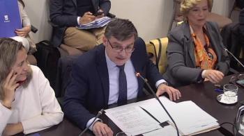 El delegado de Política de Vivienda, Álvaro González López, afirma que están “esperando las 184.000 viviendas que prometió”