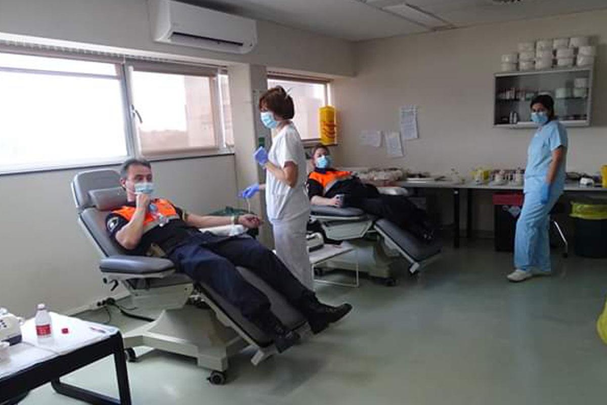 Voluntarios de Protección Civil han estado trasladando pacientes, repartiendo alimentos y medicinas a domicilio y material sanitario 