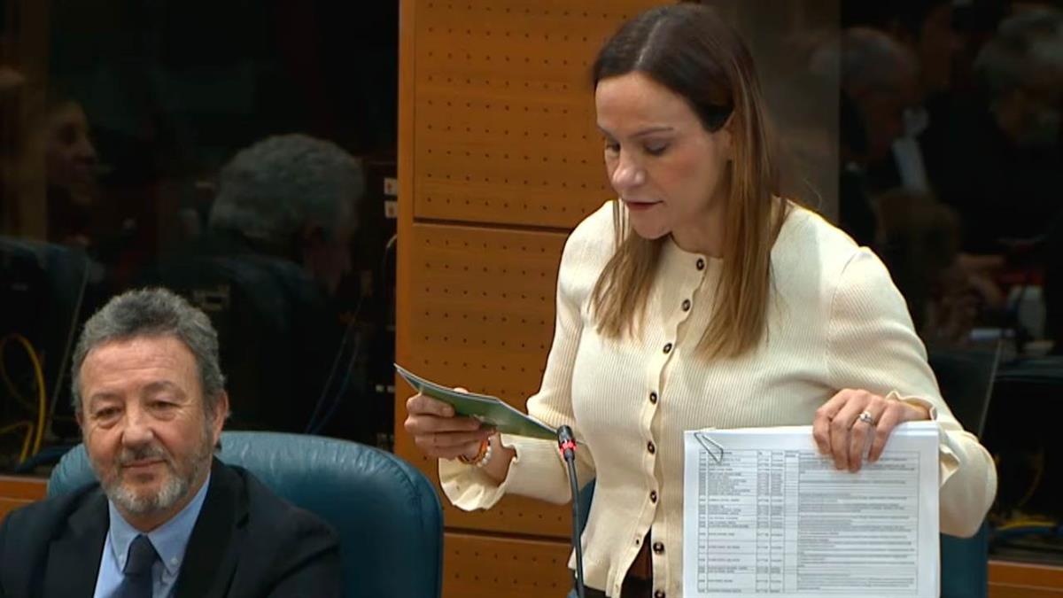 Isabel Pérez asegura que las personas que aparecen en ella “pasan por delante de los españoles”